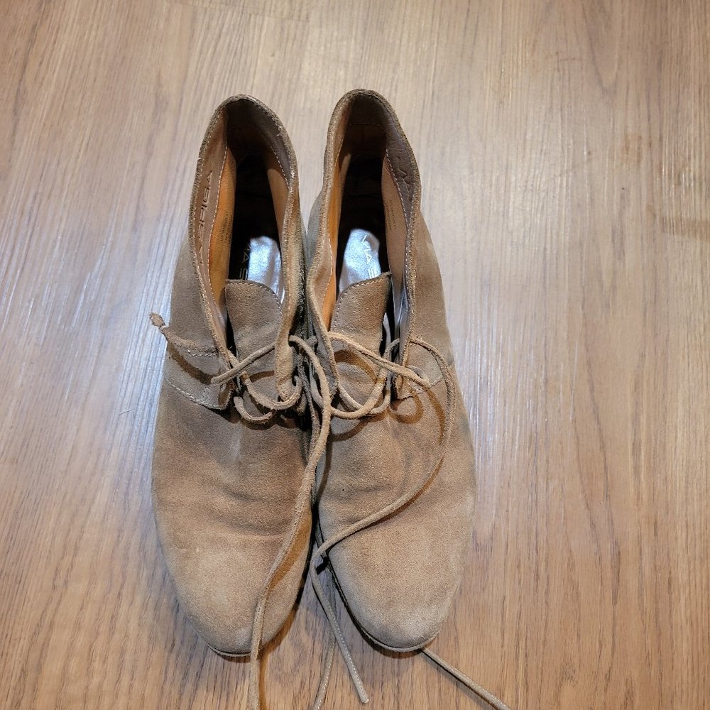 VIA SPIGA FAIR CONDIDTION  SIZE 9  ANKLE SHOSE BROWN/SANDY